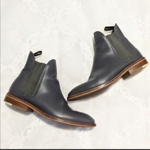 Everlane The Chelsea Boot Ankle in Gray